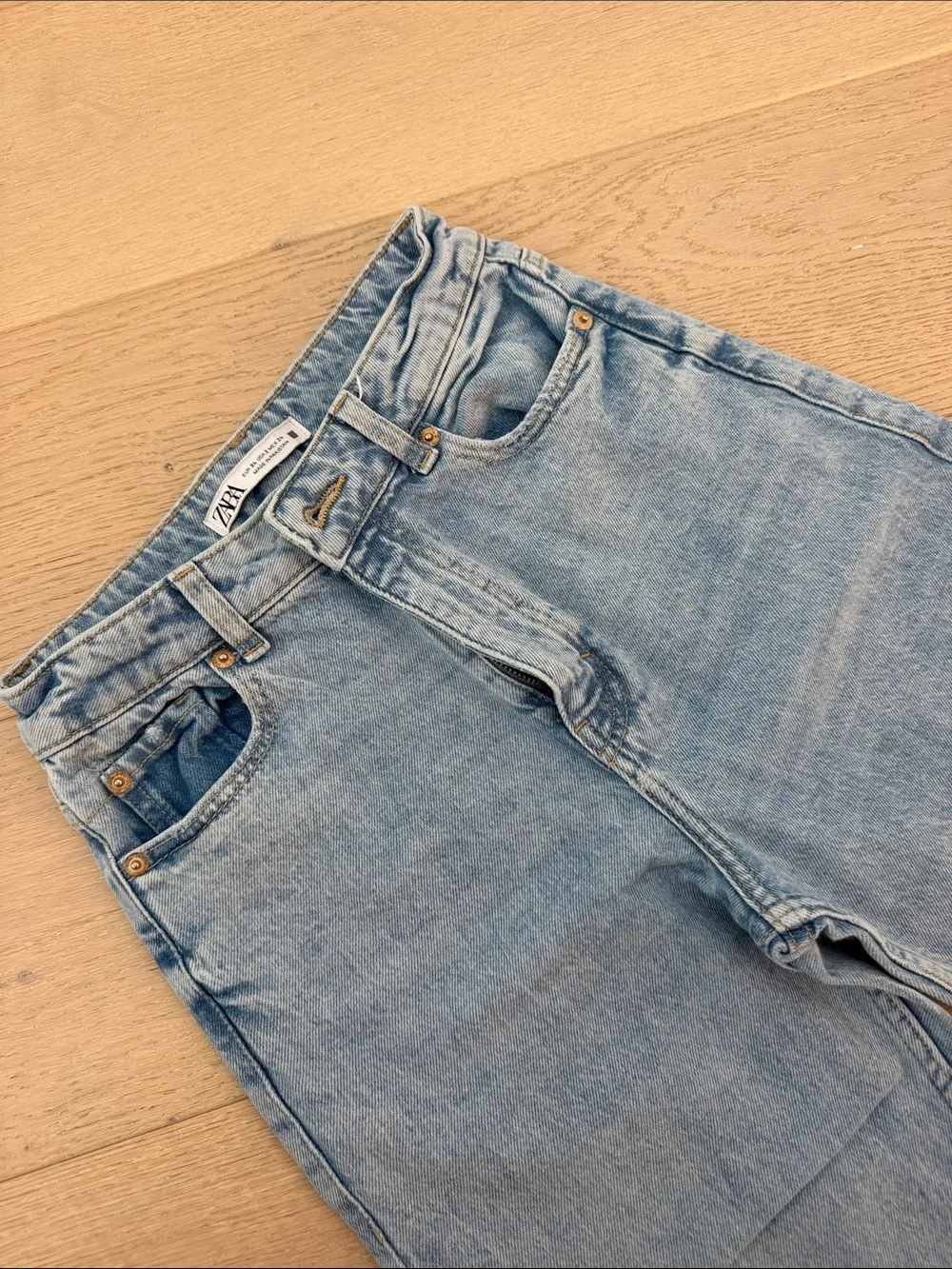 Zara High-Rise Light Blue Mom Jeans